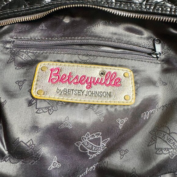 Vintage Betsey Johnson  black hearts purse (INTERNATIONAL WOMEN'S PRICE DROP) - Picture 9 of 10